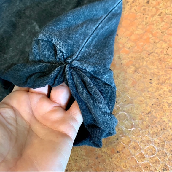 Guns ‘N Roses Graphic Tee - Picture 5 of 7